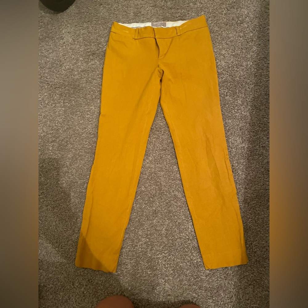 Banana republic mustard capris pants size 2
